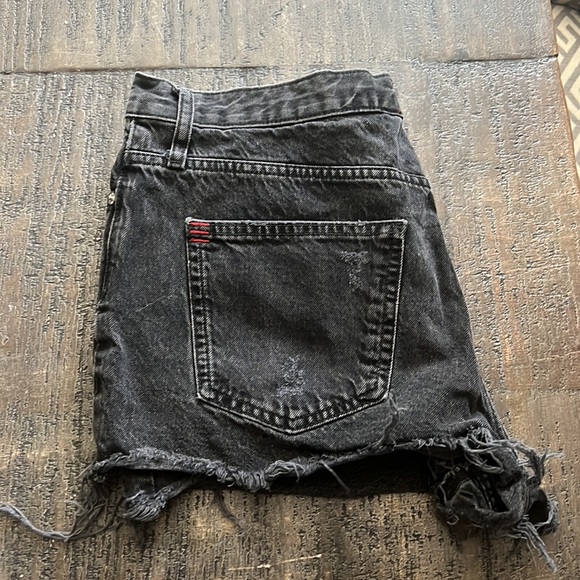 BDG Girlfriend high rise shorts - Picture 2 of 3